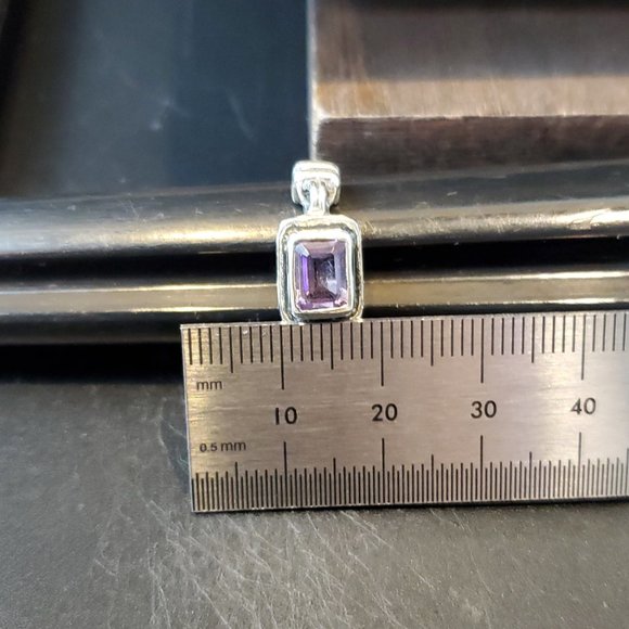 Size 8.25 925 Sterling Silver Unique Style Rectangle Amethyst Ring - Picture 7 of 8